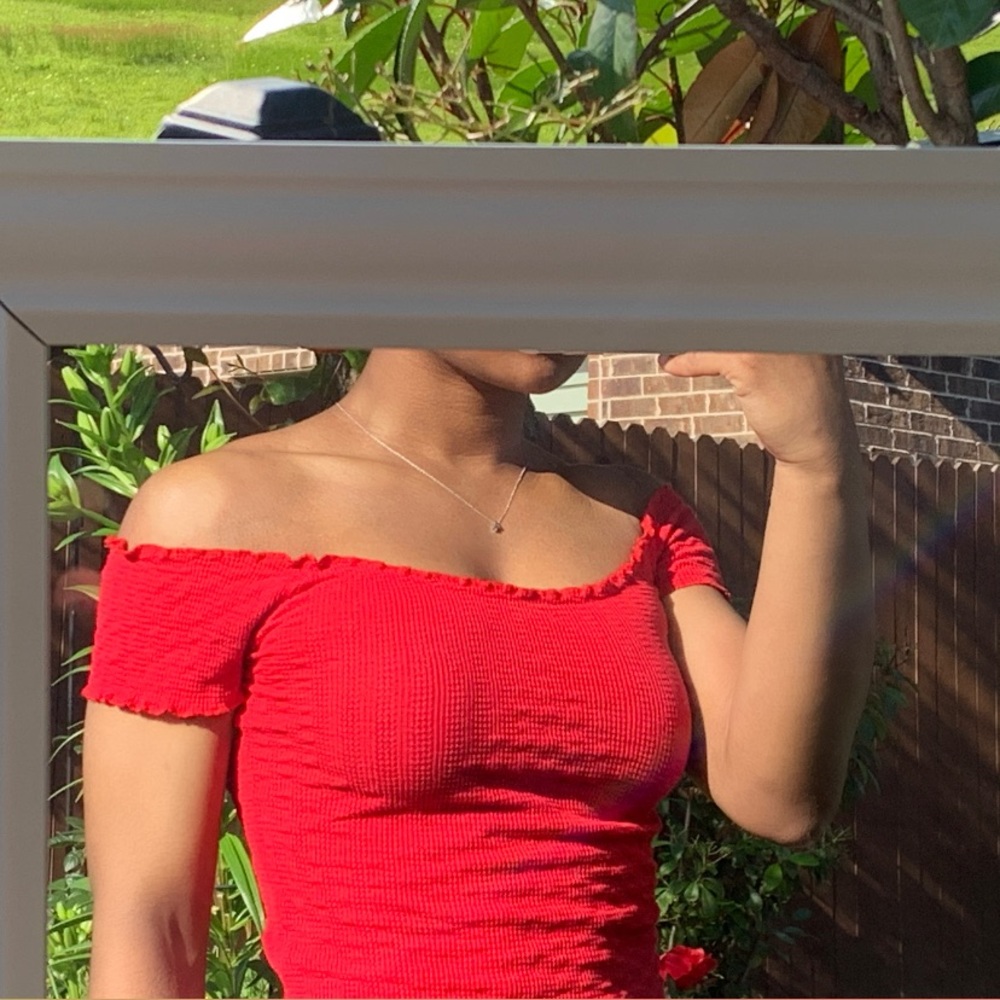 Little Red Top🩸 - Picture 3 of 4